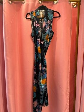 Vince silk navy wrap dress with Multicolor Floral Lining- size XL
